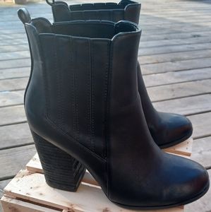 Black booties size 9 EUC